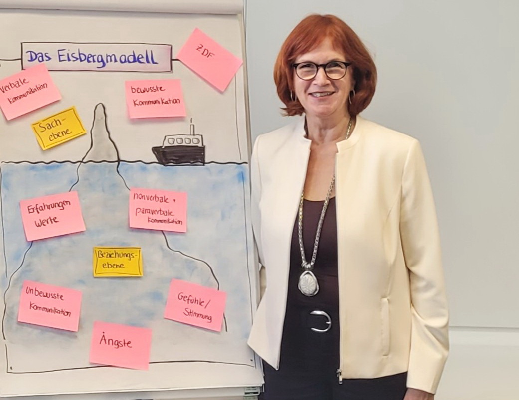 Gudrun Höhne im Einsatz bei der Deutschen Bahn